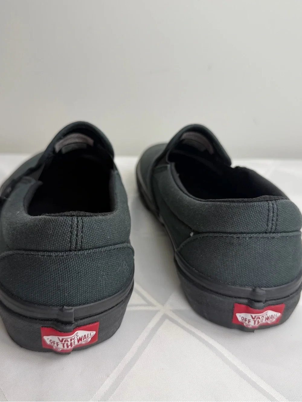Vans Unisex Classic Slip-On Canvas Shoe Dark Green US Size 8.5 men/10 women NWOT